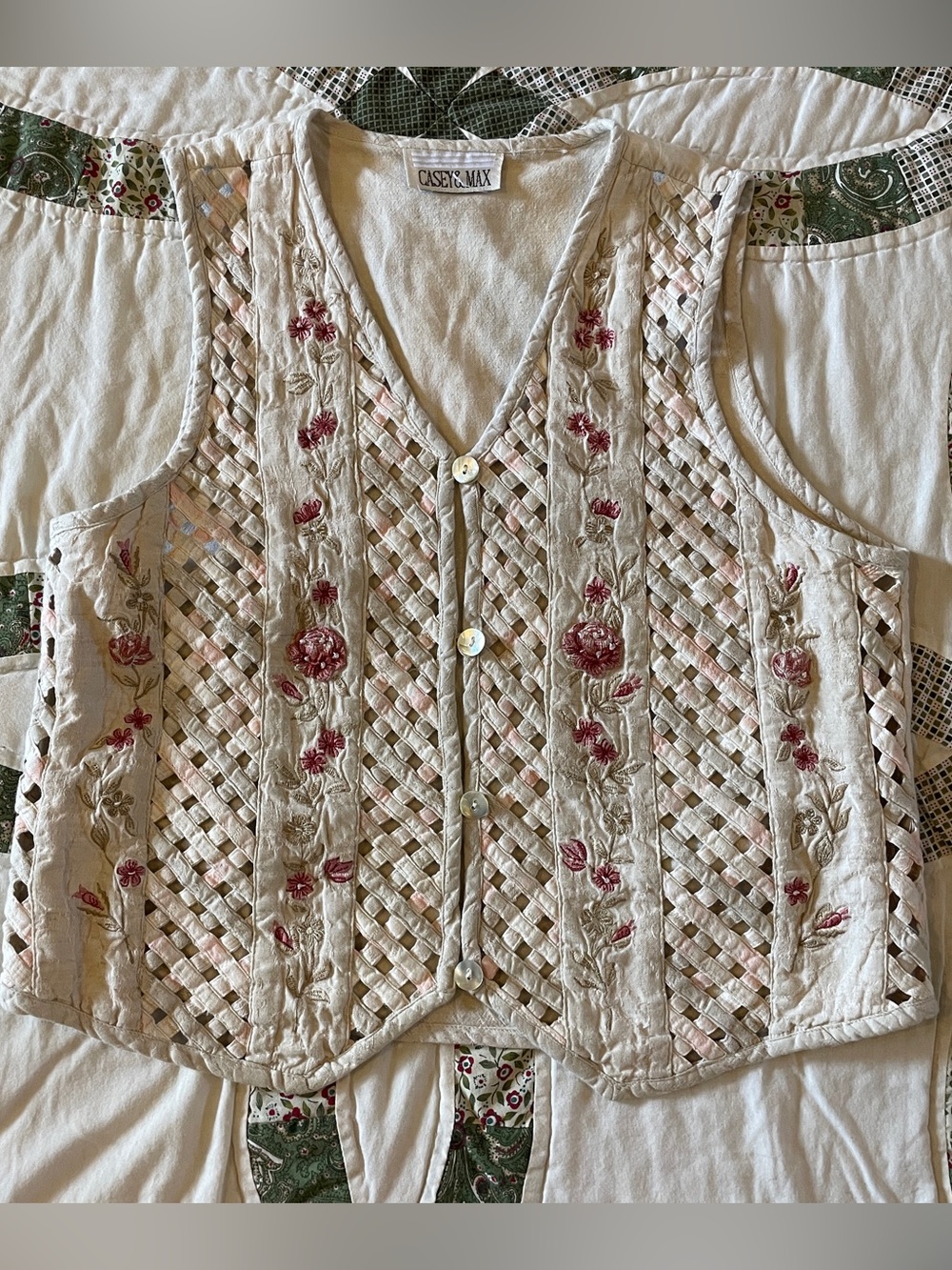 Vintage Casey & Max Cream Embroidered Lattice Vest Floral Medium Boho Fairy